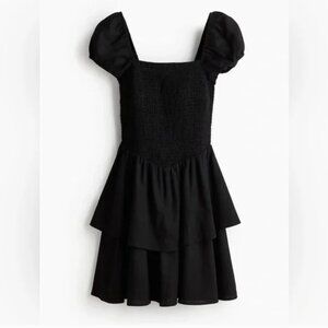 Brand new H&M TIERED-SKIRT SMOCKED DRESS